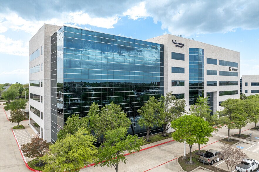 2805 Dallas Pkwy, Plano, TX à louer - Photo de l’immeuble – Image 1 sur 10