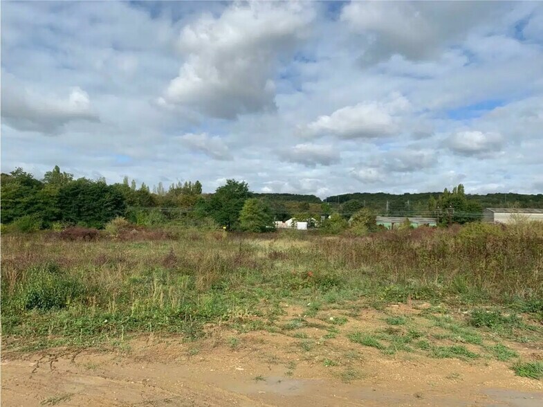 Terrain dans Étréchy à vendre - Photo de l’immeuble – Image 2 sur 6