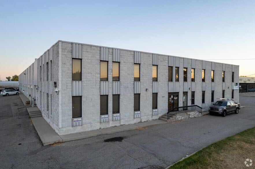 1112 40th Ave NE, Calgary, AB à louer - Photo principale – Image 1 sur 19