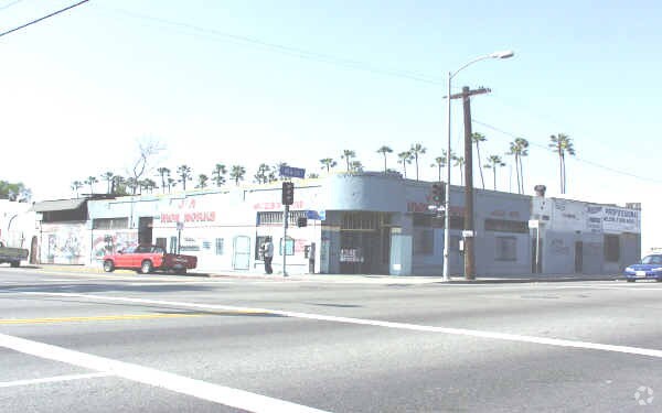 5915-5929 S Main St, Los Angeles, CA à louer - Photo de l’immeuble – Image 2 sur 7