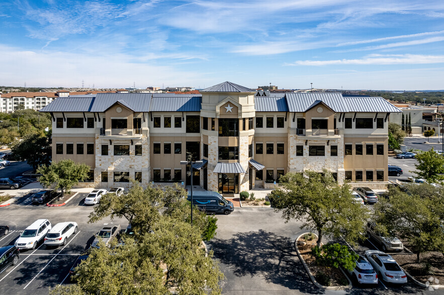 18756 Stone Oak Pky, San Antonio, TX à louer - Photo de l’immeuble – Image 2 sur 5