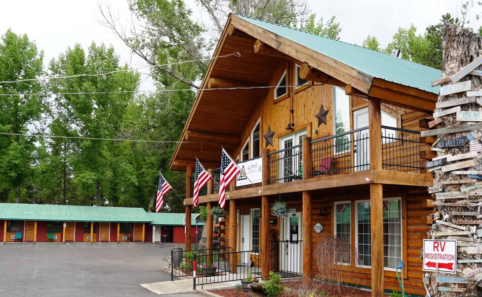 900 S Main St, Cascade, ID à vendre - Photo principale – Image 1 sur 6