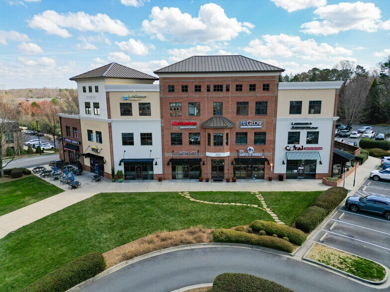 9525 Birkdale Crossing Dr, Huntersville, NC à louer - Photo principale – Image 1 sur 7