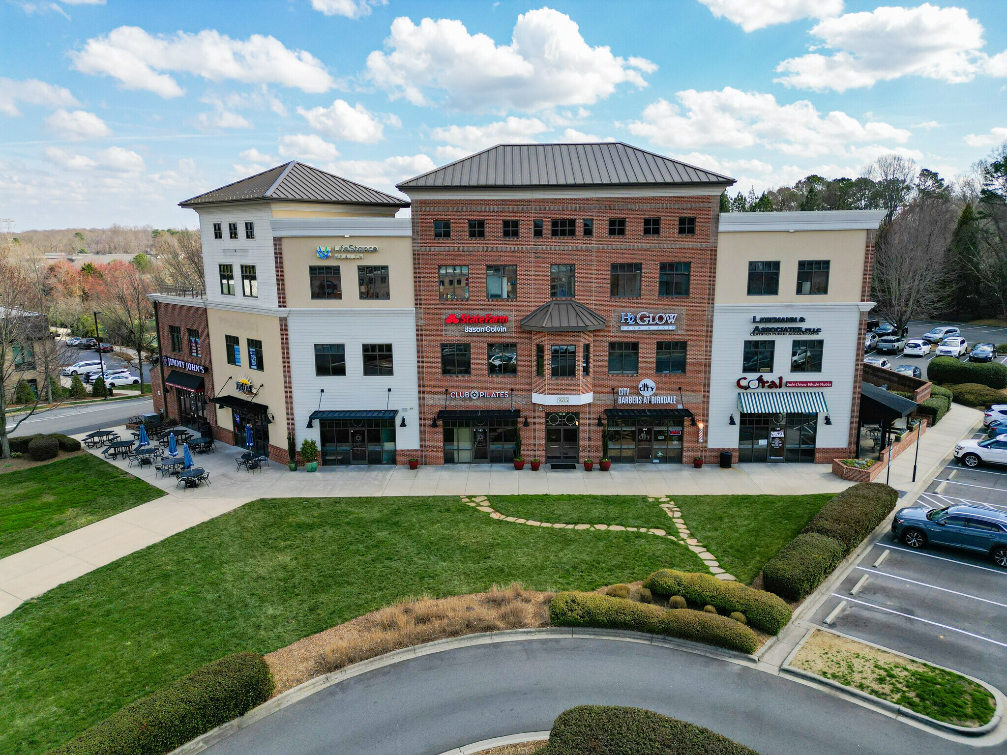 9525 Birkdale Crossing Dr, Huntersville, NC à louer Photo principale– Image 1 sur 8