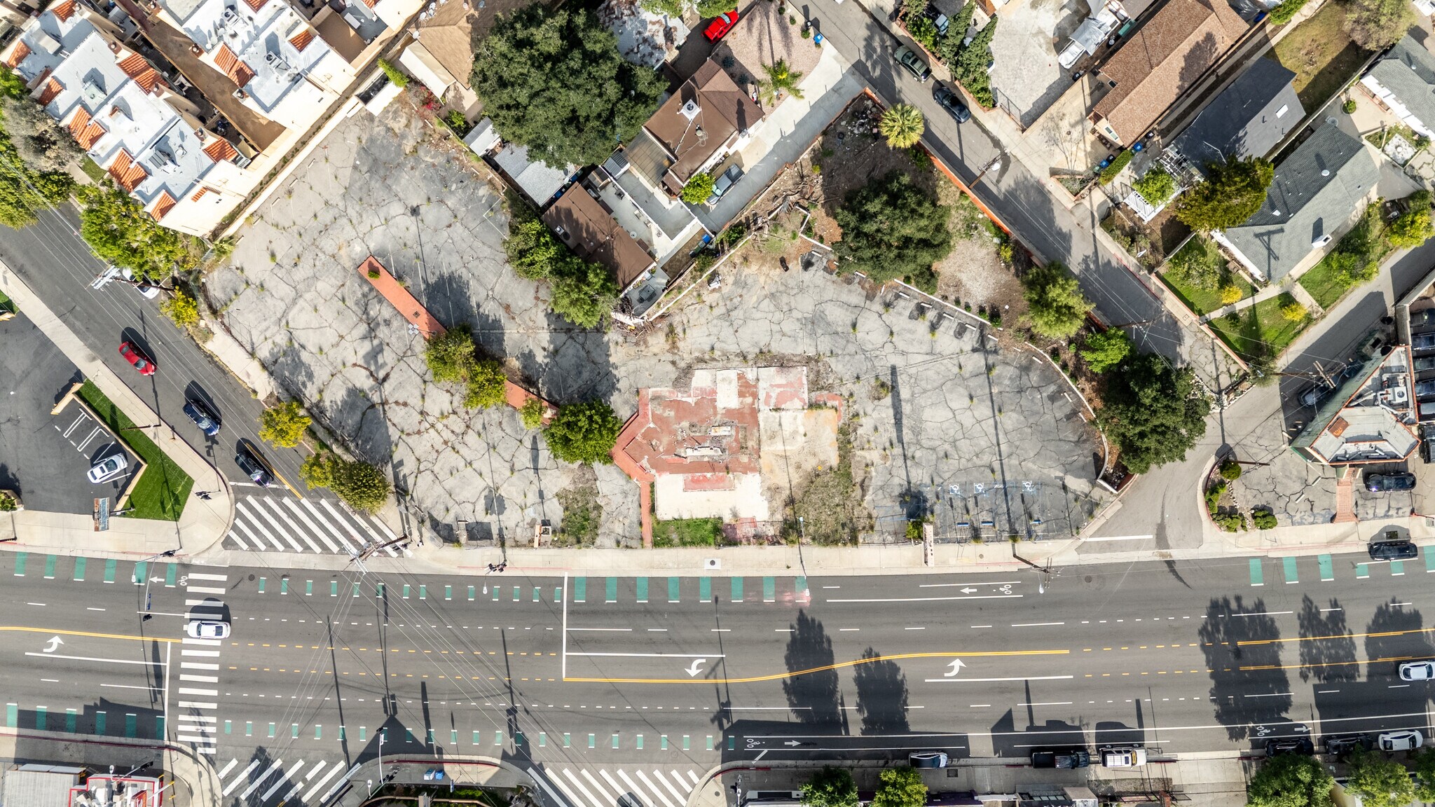 7577 Foothill Blvd, Tujunga, CA à vendre Photo principale– Image 1 sur 7