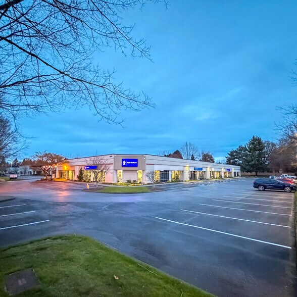 1200 NE 48th Ave, Hillsboro, OR à vendre - Photo principale – Image 1 sur 8
