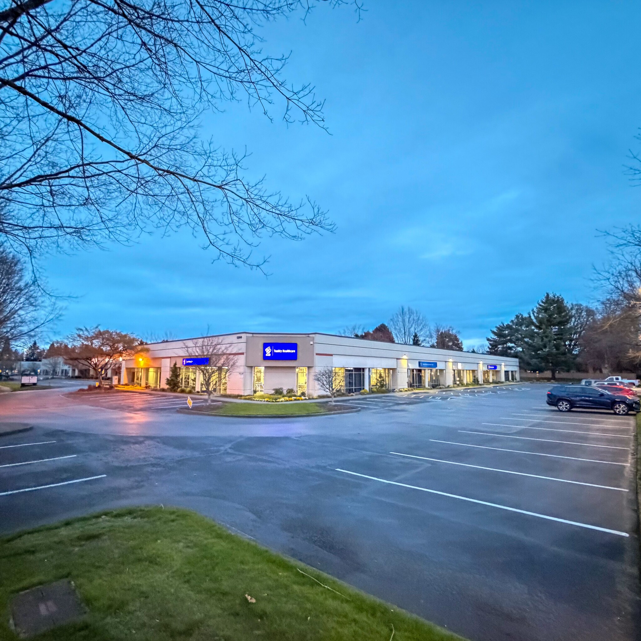 1200 NE 48th Ave, Hillsboro, OR à vendre Photo principale– Image 1 sur 9