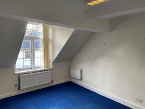 21 High St, Leatherhead à louer Photo intérieure– Image 2 sur 2