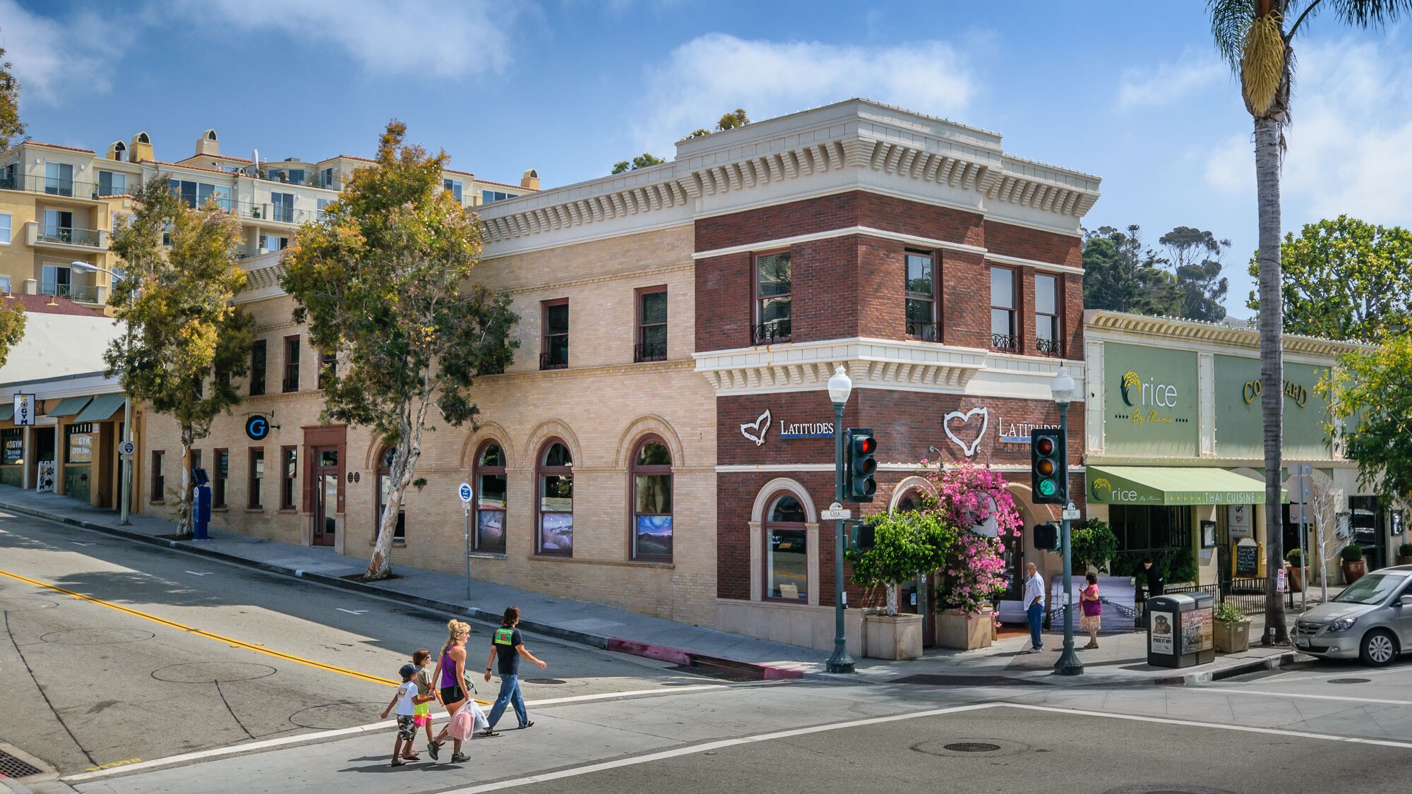 16 N oak St, Ventura, CA à louer Photo principale– Image 1 sur 13