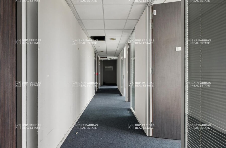 Bureau dans Marignane à louer - Photo intérieure – Image 3 sur 22