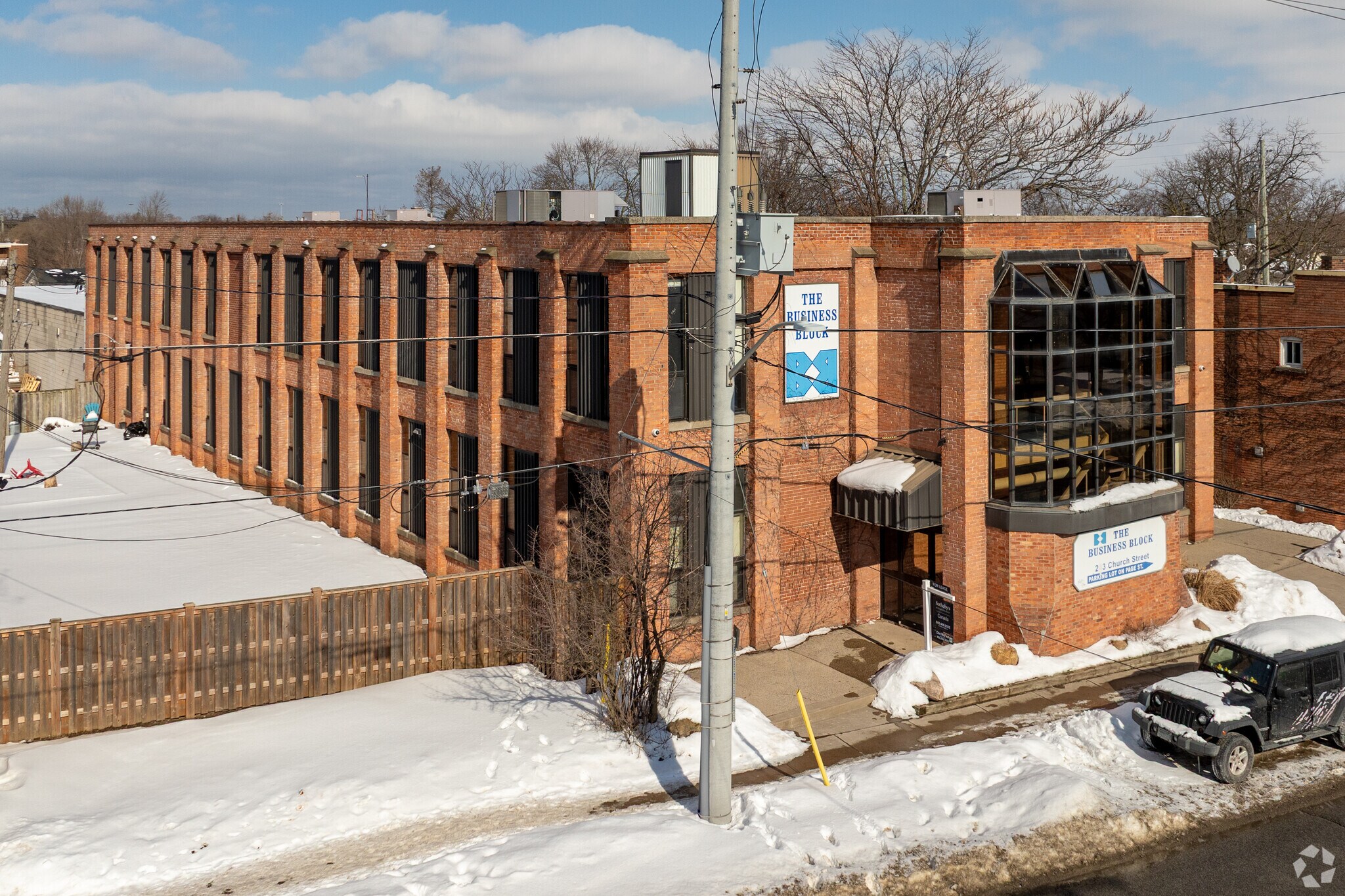 243-247 Church St, St Catharines, ON à louer Photo principale– Image 1 sur 3