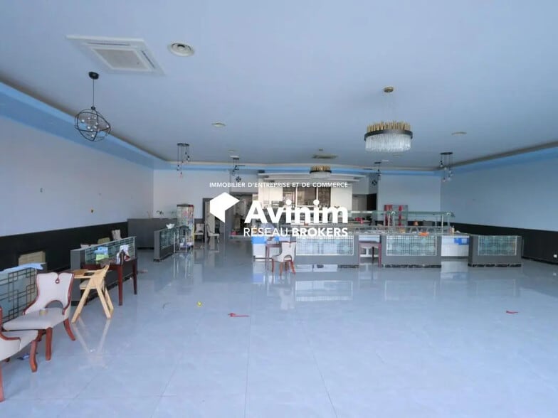 Local commercial dans L'ISLE-ADAM à louer - Photo intérieure – Image 1 sur 5