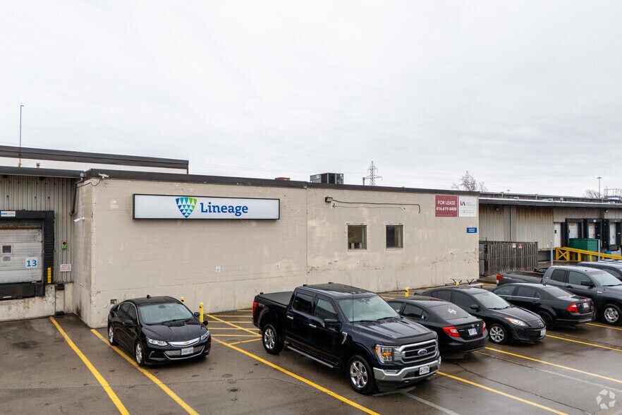 590 Nash Rd, Hamilton, ON à louer - Photo de l’immeuble – Image 3 sur 4