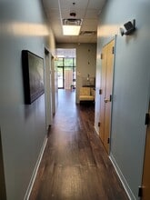 2541 N Pleasantburg Dr, Greenville, SC à louer Photo intérieure– Image 2 sur 6