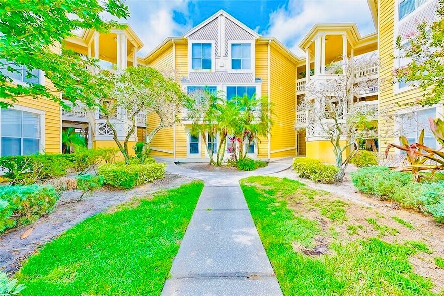 115 112th Ave NE, Saint Petersburg, FL à vendre - Photo de l’immeuble – Image 2 sur 71