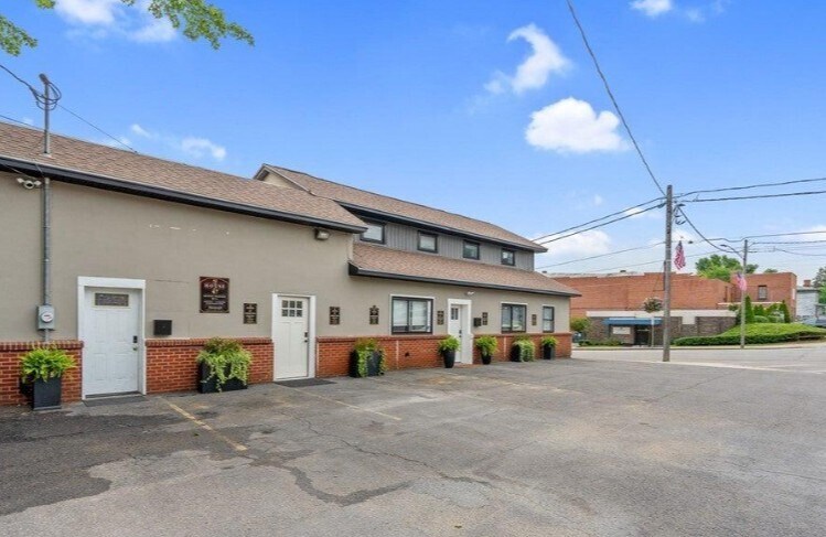 47 W Bridge St, Oswego, NY à vendre - Photo de l’immeuble – Image 2 sur 10