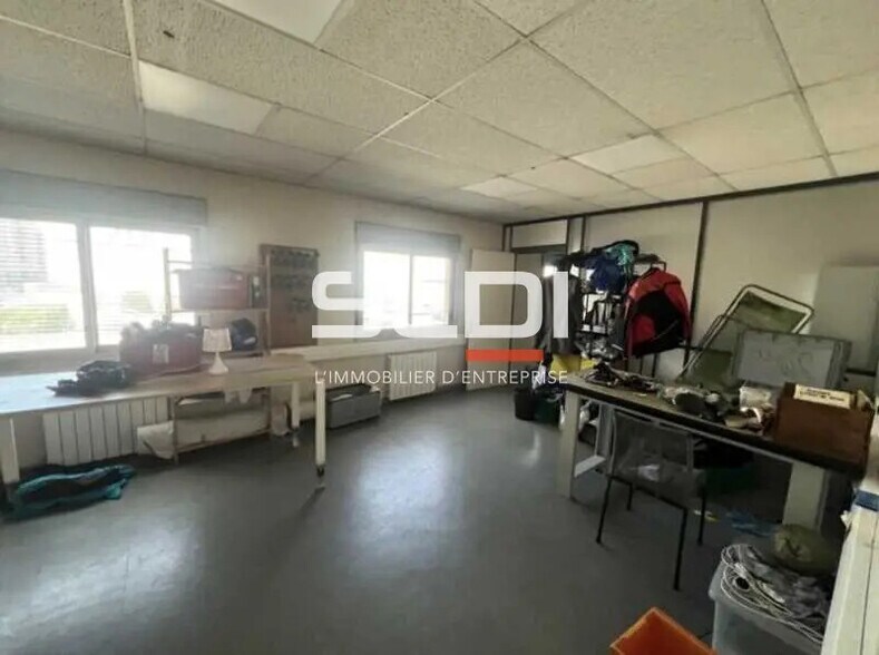 Bureau dans Lyon à louer - Photo de l’immeuble – Image 1 sur 6