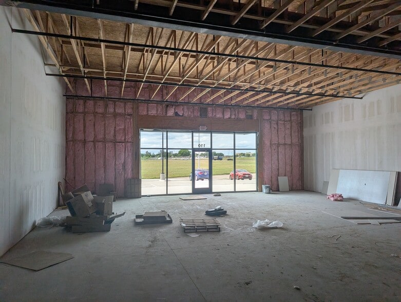 2401 NW Loop 820, Fort Worth, TX à louer - Photo intérieure – Image 3 sur 8