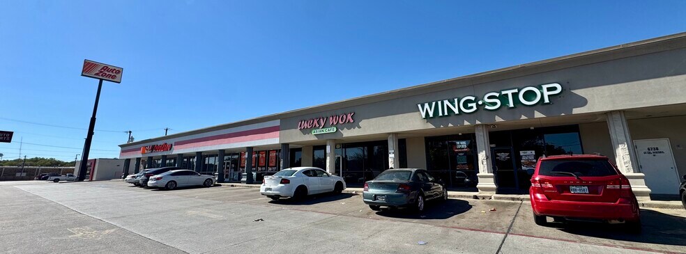 6730-6750 Forest Hill Dr, Forest Hill, TX à louer - Photo de l’immeuble – Image 3 sur 6