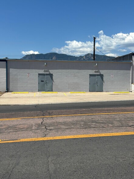 3025 Delta Dr, Colorado Springs, CO à louer - Photo de l’immeuble – Image 1 sur 9