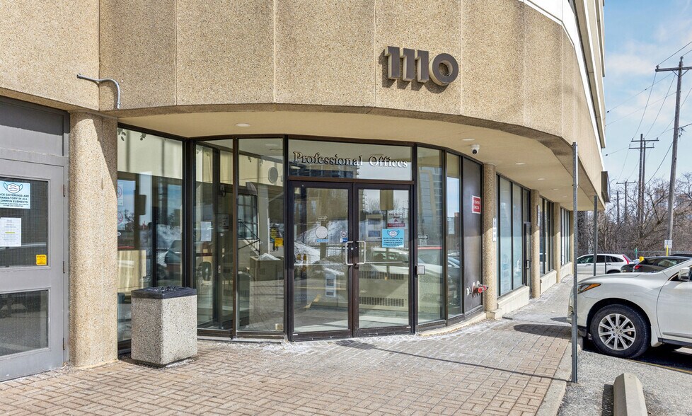 1110 Sheppard Ave E, Toronto, ON à vendre - Photo de l’immeuble – Image 2 sur 2