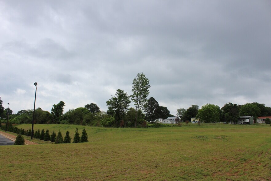 3818 Falcon Pky, Flowery Branch, GA à vendre - Photo de l’immeuble – Image 3 sur 12