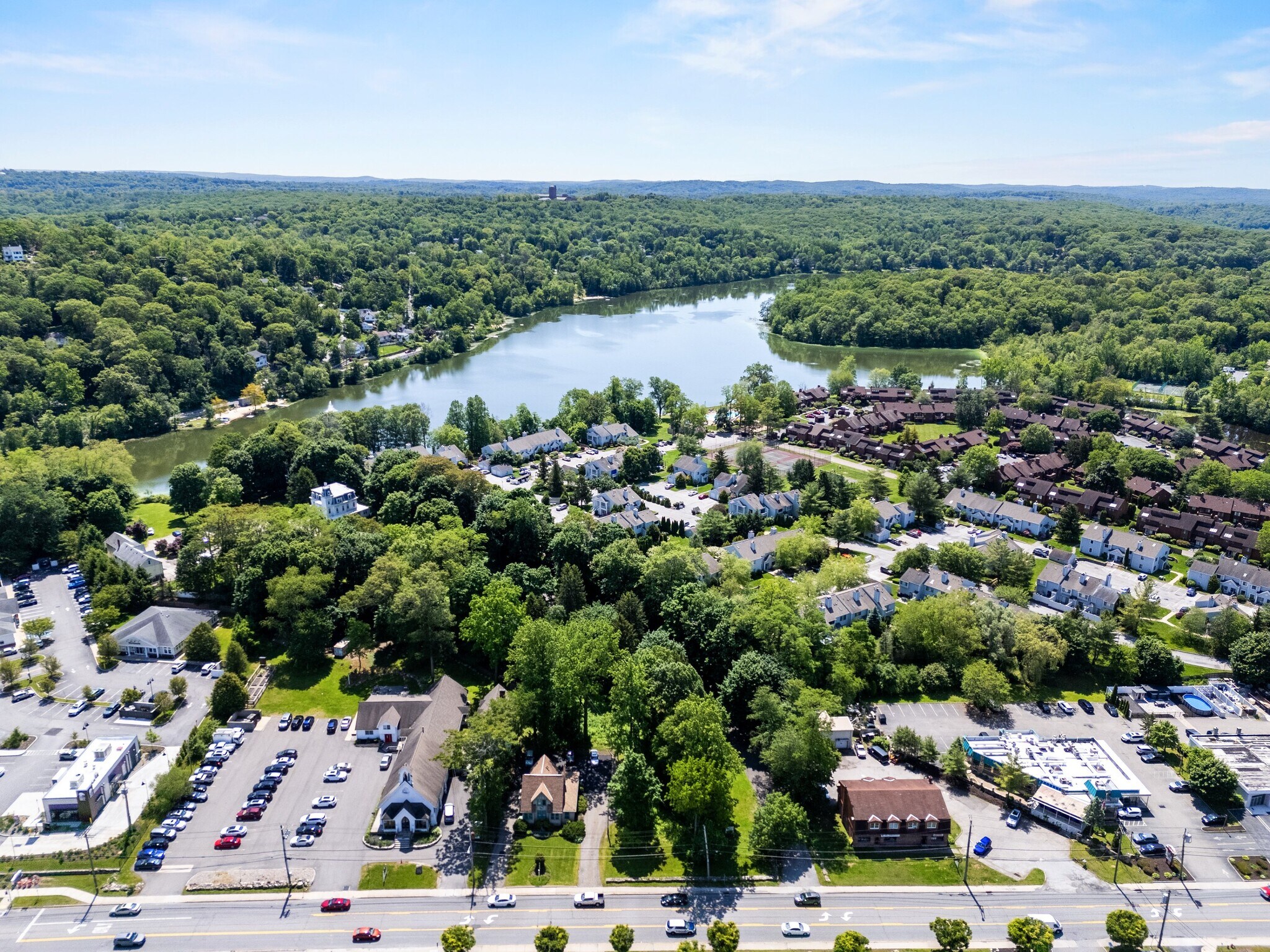 1860 E Main St, Mohegan Lake, NY à vendre Photo principale– Image 1 sur 34