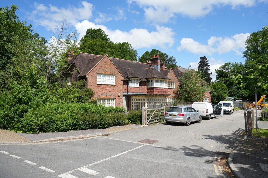 Andover Rd, Winchester à vendre - Photo de l’immeuble – Image 2 sur 5