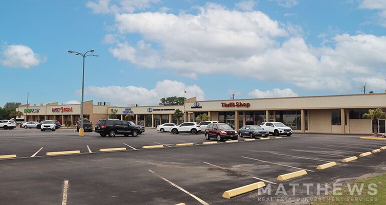 410-480 Plantation Dr, Lake Jackson, TX à louer - Photo de l’immeuble – Image 2 sur 3