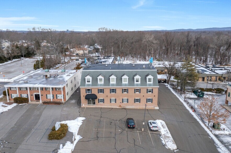 440 Old Hook Rd, Emerson, NJ à louer - Photo de l’immeuble – Image 3 sur 13