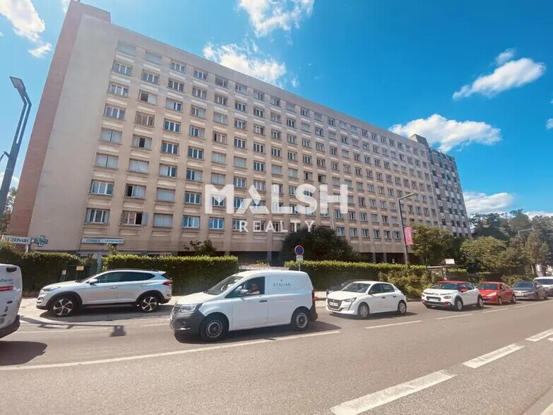 Bureau dans Villeurbanne à louer - Photo de l’immeuble – Image 1 sur 6