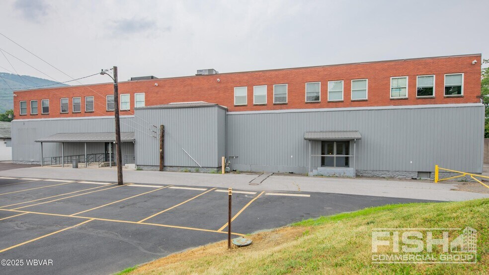 110 Reynolds St, Williamsport, PA à vendre - Photo de l’immeuble – Image 1 sur 13