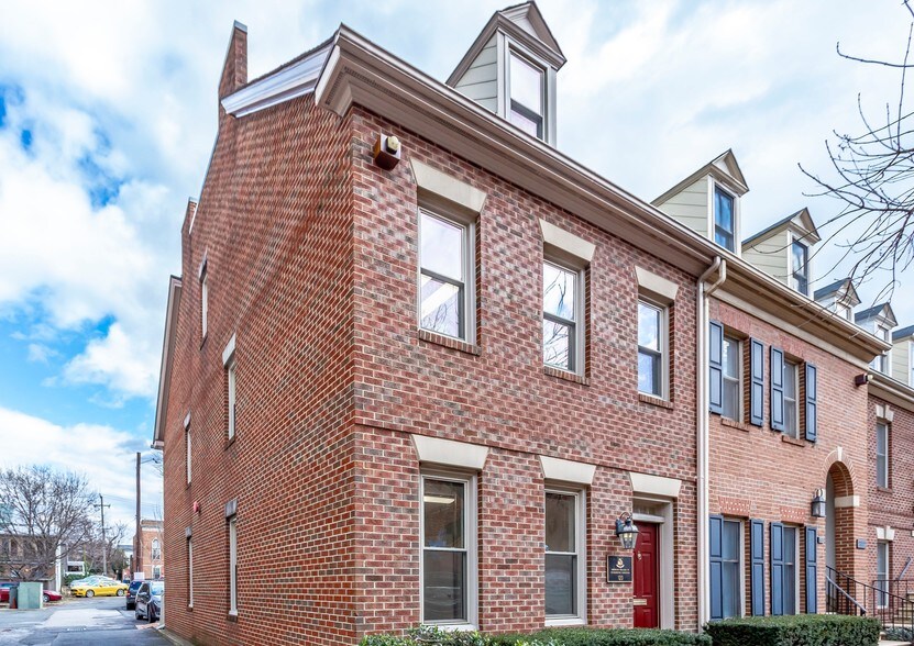 123 N Henry St, Alexandria, VA à louer - Photo de l’immeuble – Image 1 sur 72
