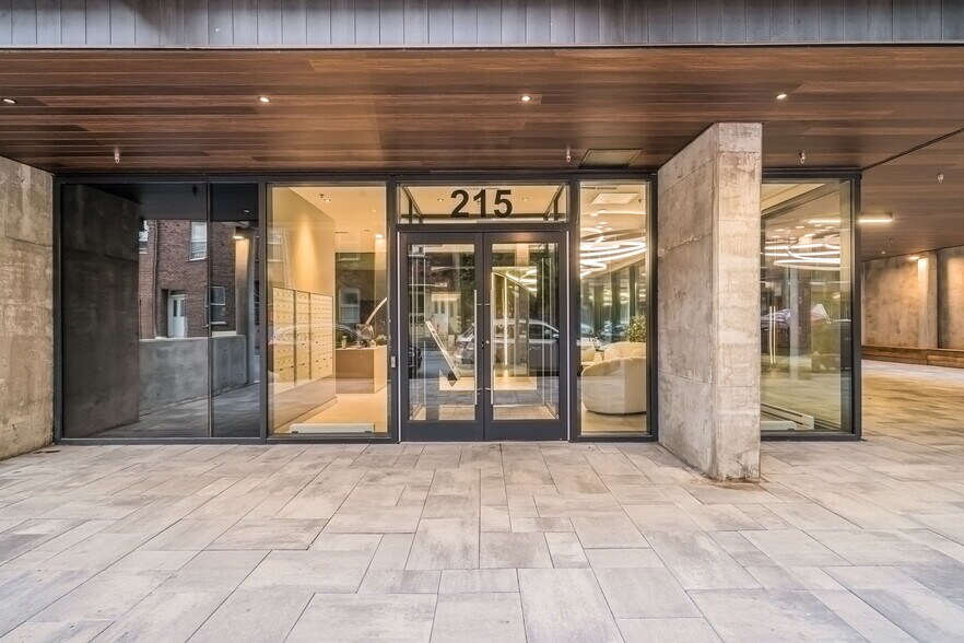 215 Rue Murray, Montréal, QC à louer - Photo de l’immeuble – Image 3 sur 8
