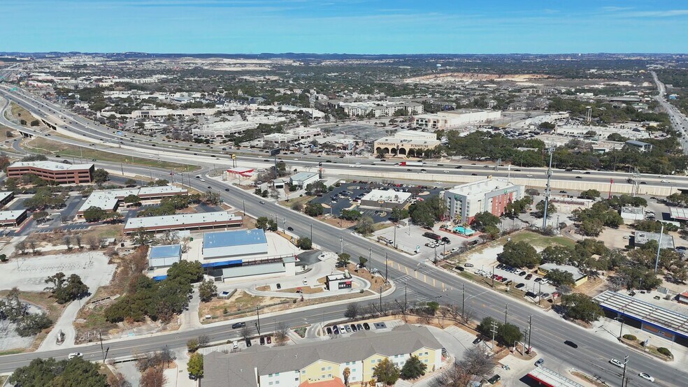 10911 Fredericksburg Rd, San Antonio, TX à vendre - Vidéo sur l’annonce professionnelle – Image 2 sur 6