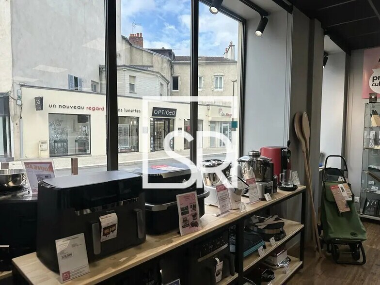 Local commercial dans Cusset à louer - Photo de l’immeuble – Image 2 sur 10