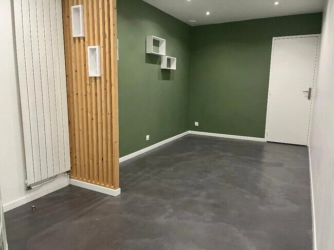 Plus de détails pour Local commercial à vendre