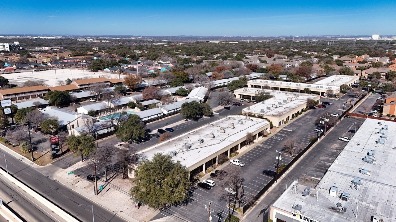 2391 NE Loop 410, San Antonio, TX à louer Photo principale– Image 1 sur 11
