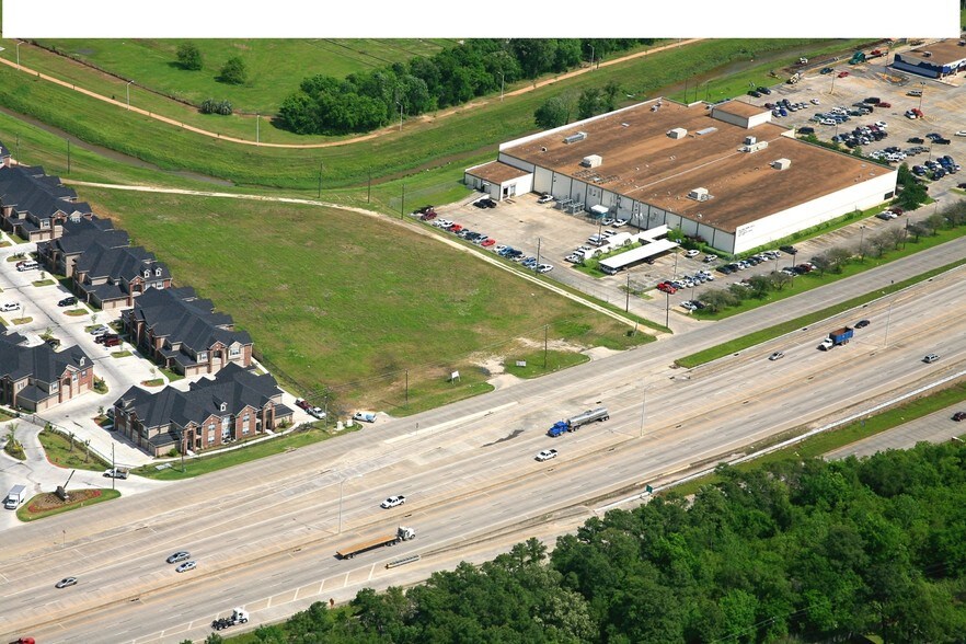 4706 E Sam Houston Pky N, Houston, TX à louer - Photo de l’immeuble – Image 3 sur 3