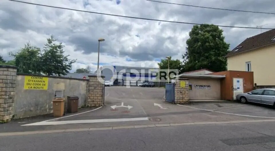 Local d'activités dans Nevers à vendre - Photo de l’immeuble – Image 2 sur 7