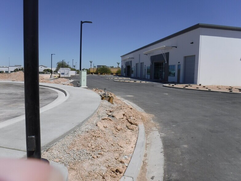 0 Polaris Ave, Las Vegas, NV à vendre - Photo de l’immeuble – Image 3 sur 14