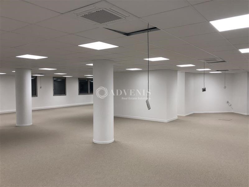 15 Rue Joël Le Theule, Montigny-le-Bretonneux à louer Photo intérieure– Image 1 sur 6