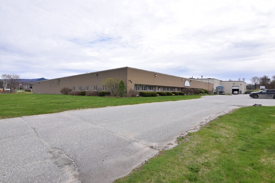 446 Benton Rd, North Haverhill, NH à vendre - Photo de l’immeuble – Image 2 sur 11