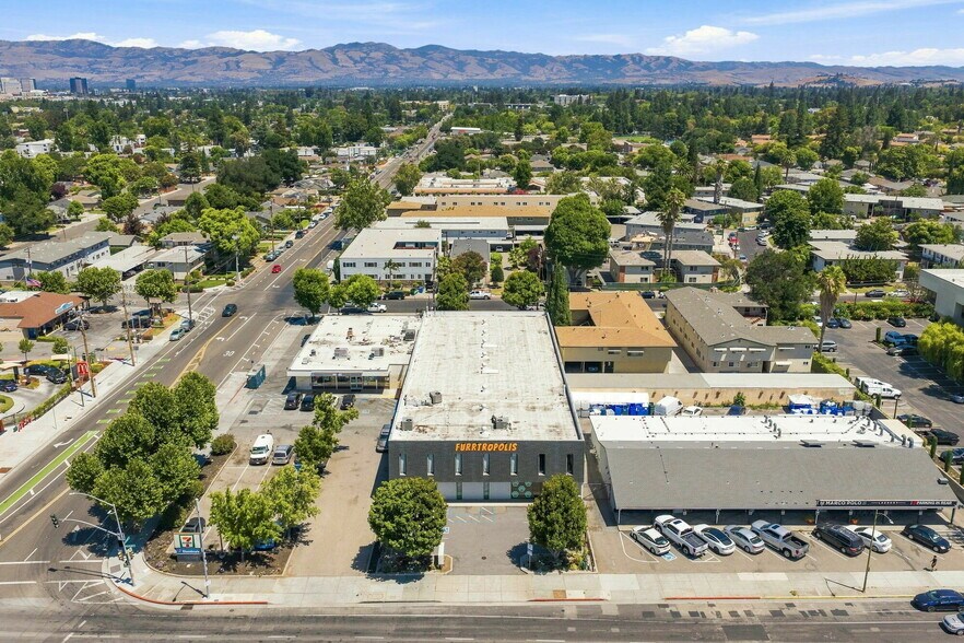 902 S Bascom Ave, San Jose, CA à vendre - Photo de l’immeuble – Image 3 sur 36