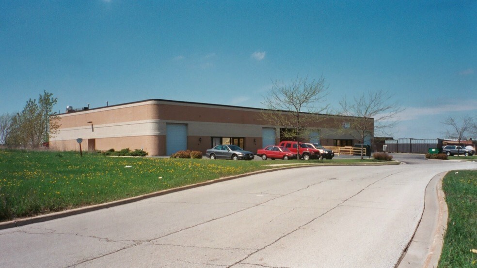 1080-1098 Frances Dr, Streamwood, IL à louer - Photo principale – Image 1 sur 14