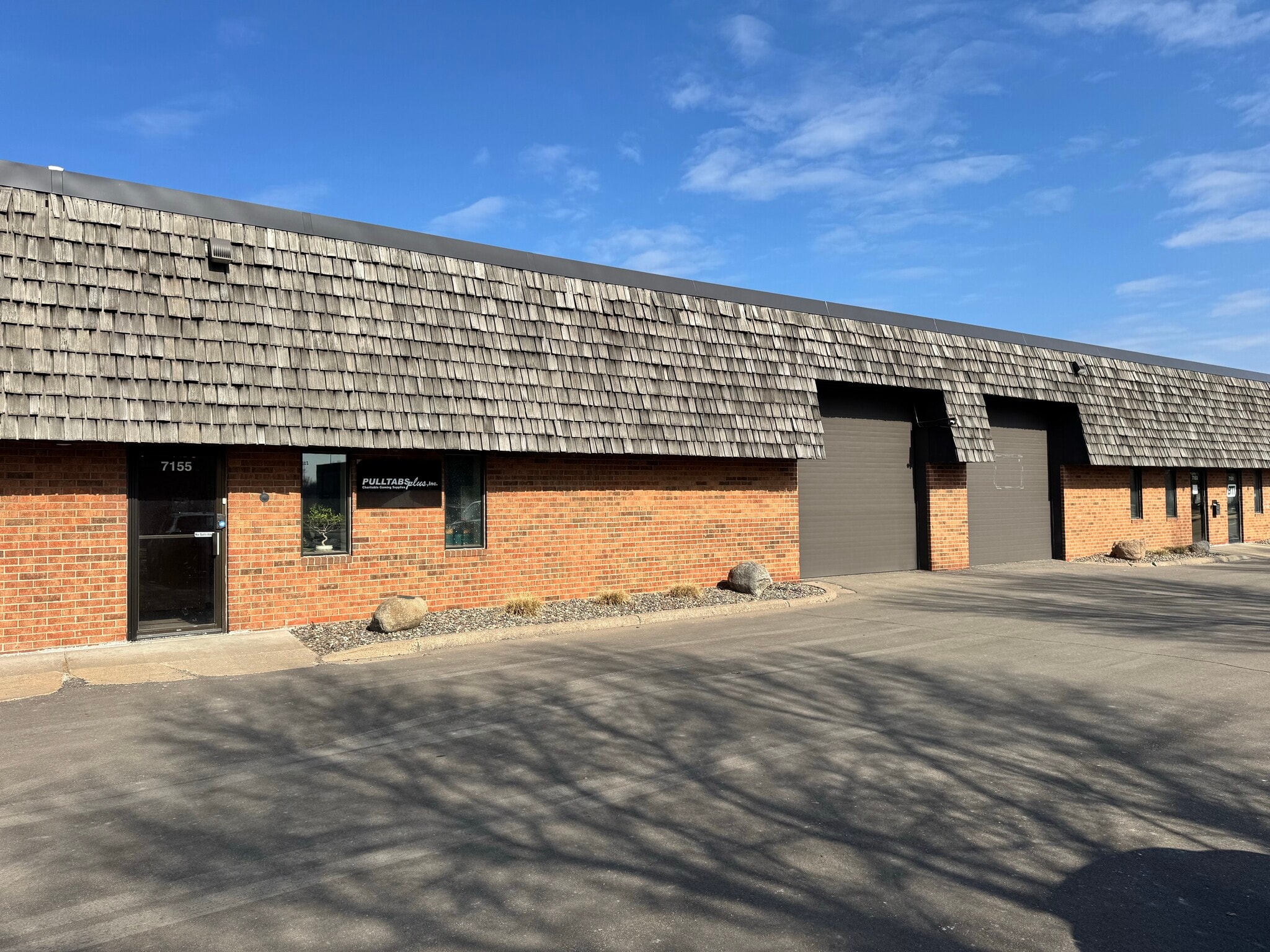 7155-7175 W Commerce Cir, Fridley, MN à louer Photo intérieure– Image 1 sur 1