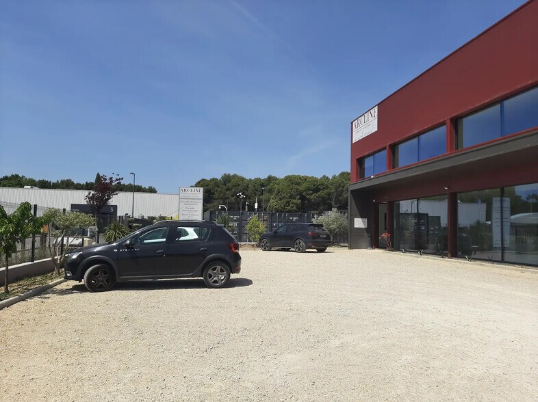 14 Za Du Bas Taulet, Pélissanne à louer - Photo de l’immeuble – Image 2 sur 10