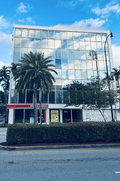 2401 E Atlantic Blvd, Pompano Beach, FL à louer - Photo de l’immeuble – Image 3 sur 13