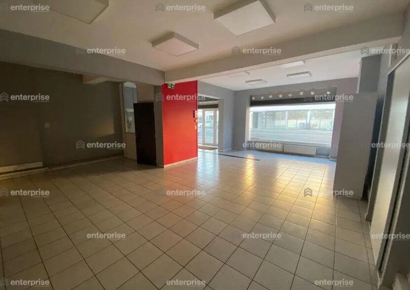 Local commercial dans Saint-Quentin à louer - Photo de l’immeuble – Image 3 sur 5