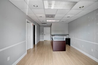 1882 Porter Lake Dr, Sarasota, FL à louer Photo de l’immeuble– Image 1 sur 7